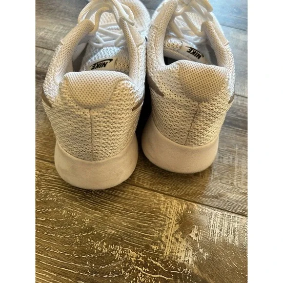 Nike Men's Tanjun White Running Shoes Sneakers Men's Size 9 - Picture 4 of 6